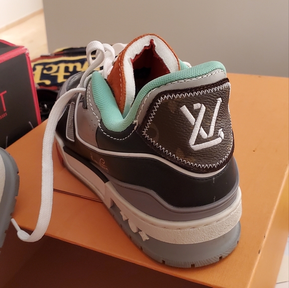 Louie vuitton   Virgil.  Flash $1100 - Picture 2 of 10